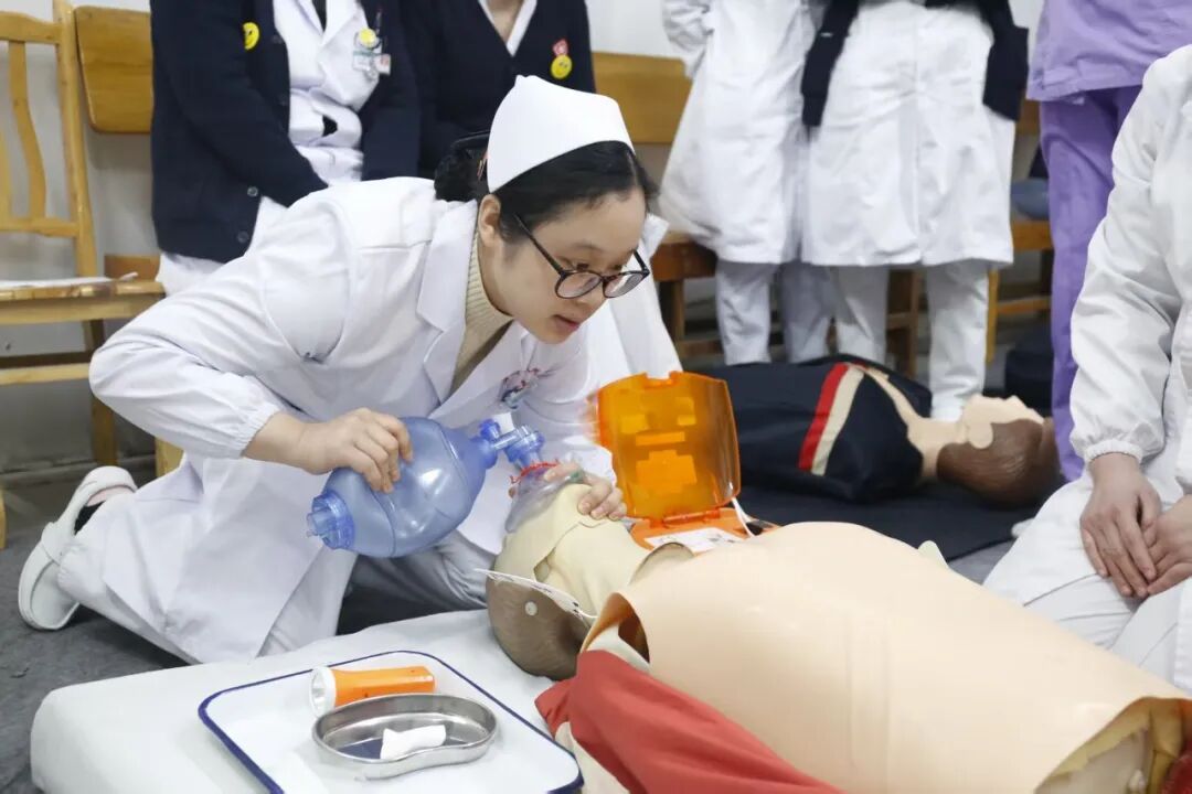 【榜样力量】恪守初心护新苗 敬业奉献显担当——记护理部副主任、儿科新生儿科护士长王田平